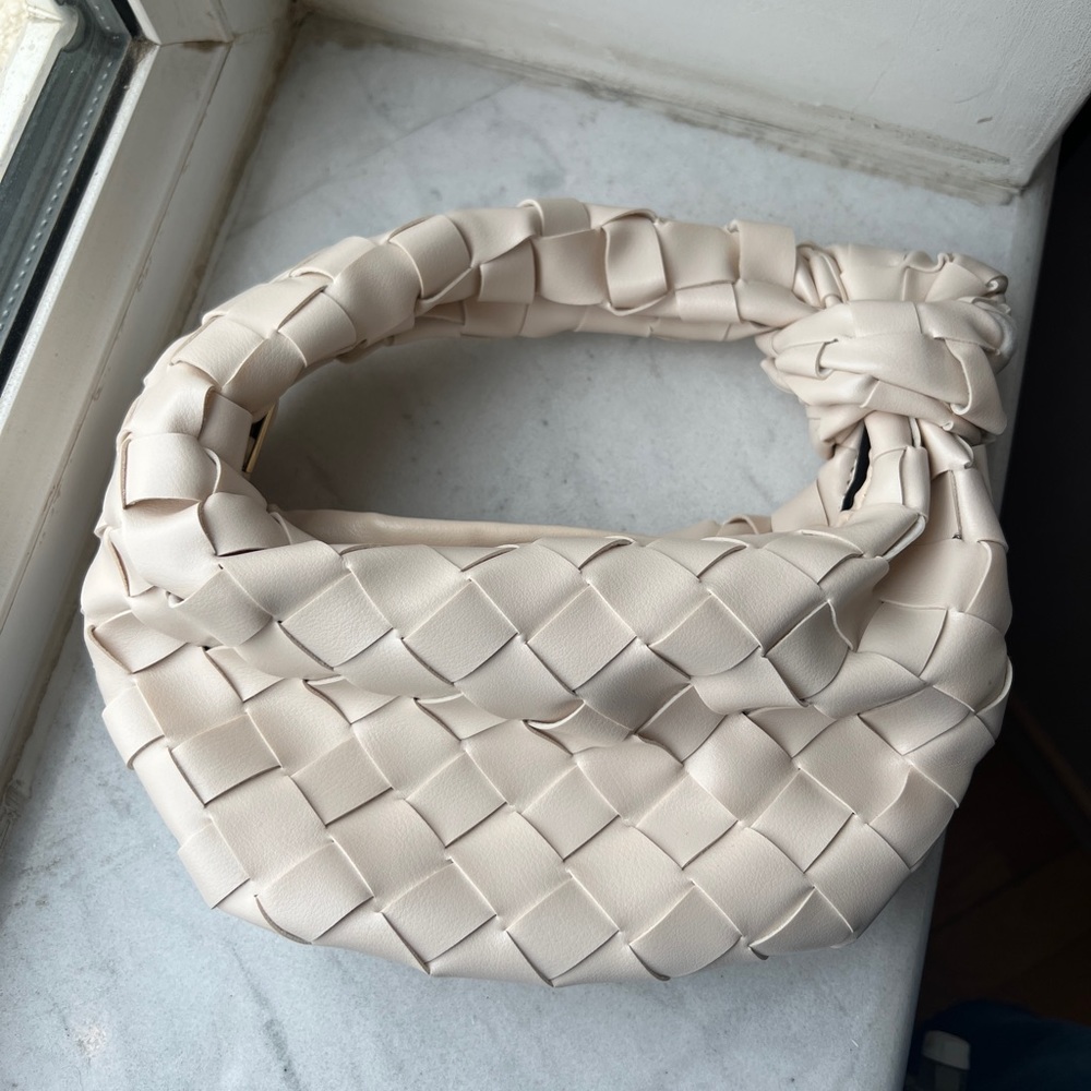 Mini woven pouch in white